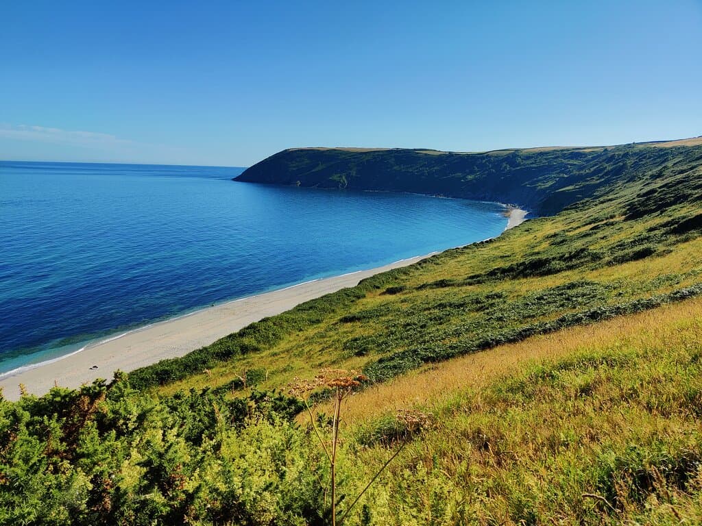 Picture from thalf way down the path on the way to the beach.
