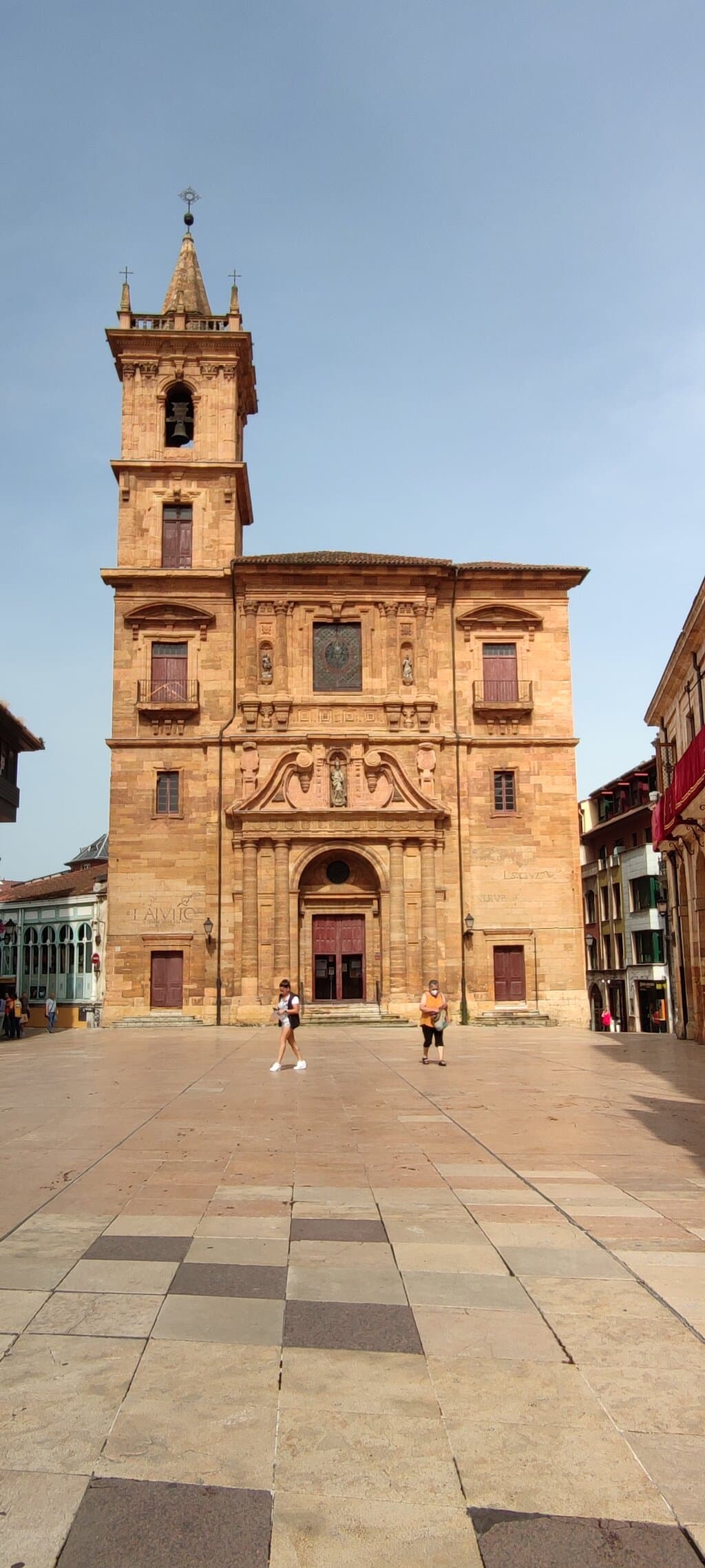 Igreja situada na plaza de la constitucion