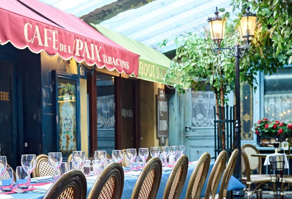 Private dining area, 'La Rue'