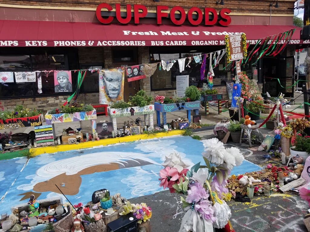Memorials in front of Cup Foods at George Floyd Square