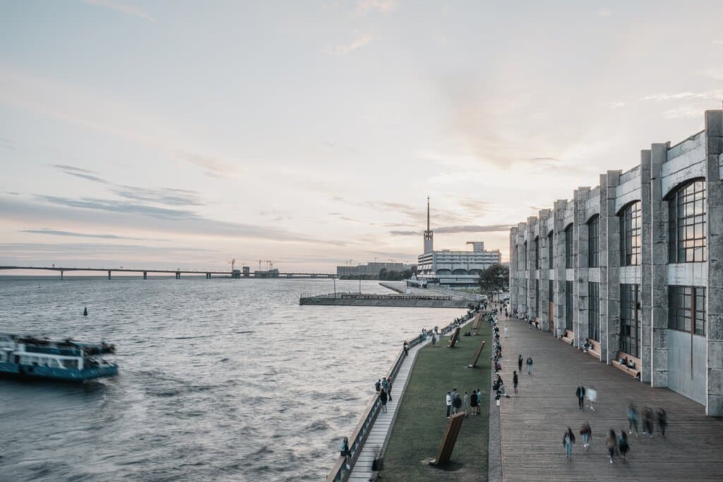 Набережная в Севкабель Порту