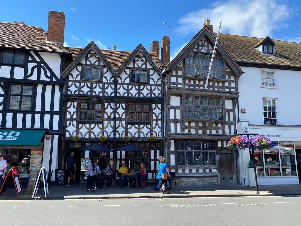 Pub and shop linked to Shakespeare’s 
