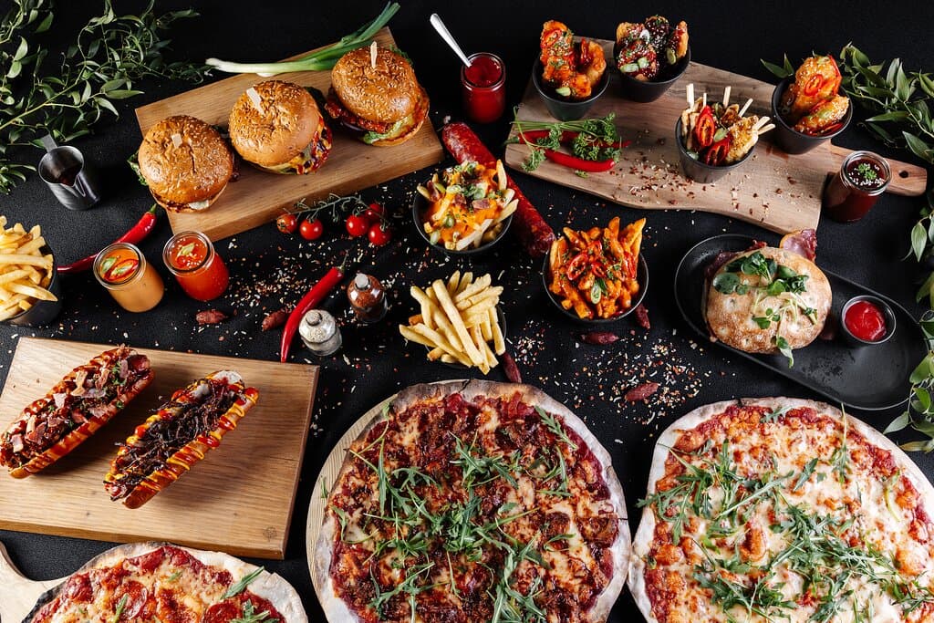 Our Diner serves food everyday between 10.00 & 16.00