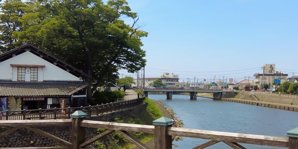 山居倉庫/山形県酒田市【史跡】米の積出港として賑わった酒田の歴史を今に伝える施設