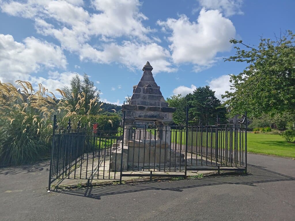 BY LYNDOCH ST ENTRANCE