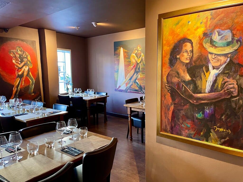 interior - front seating area