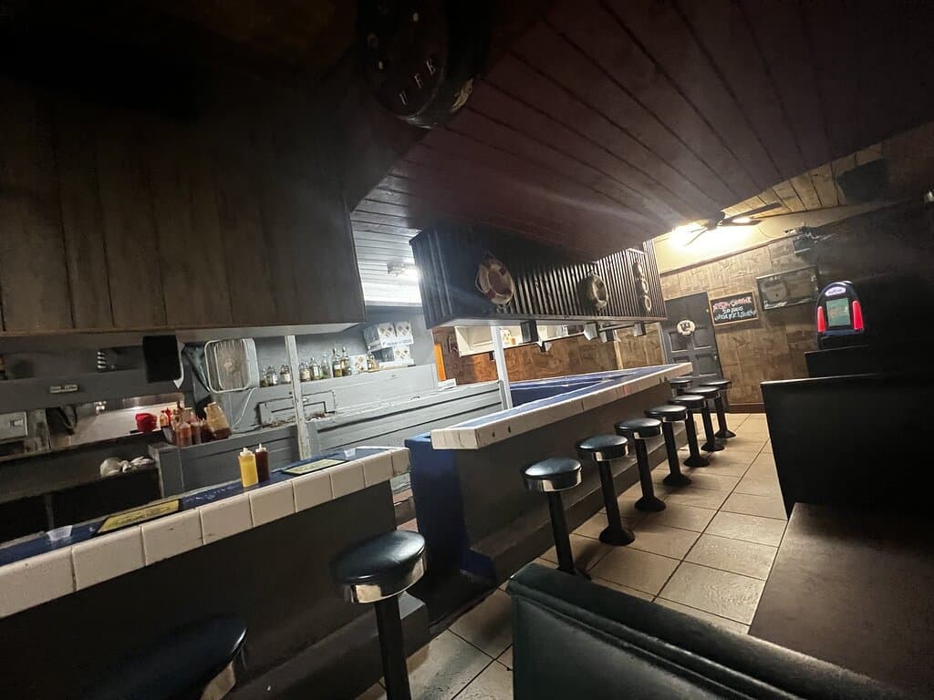 Lee & Rick's Oyster Bar