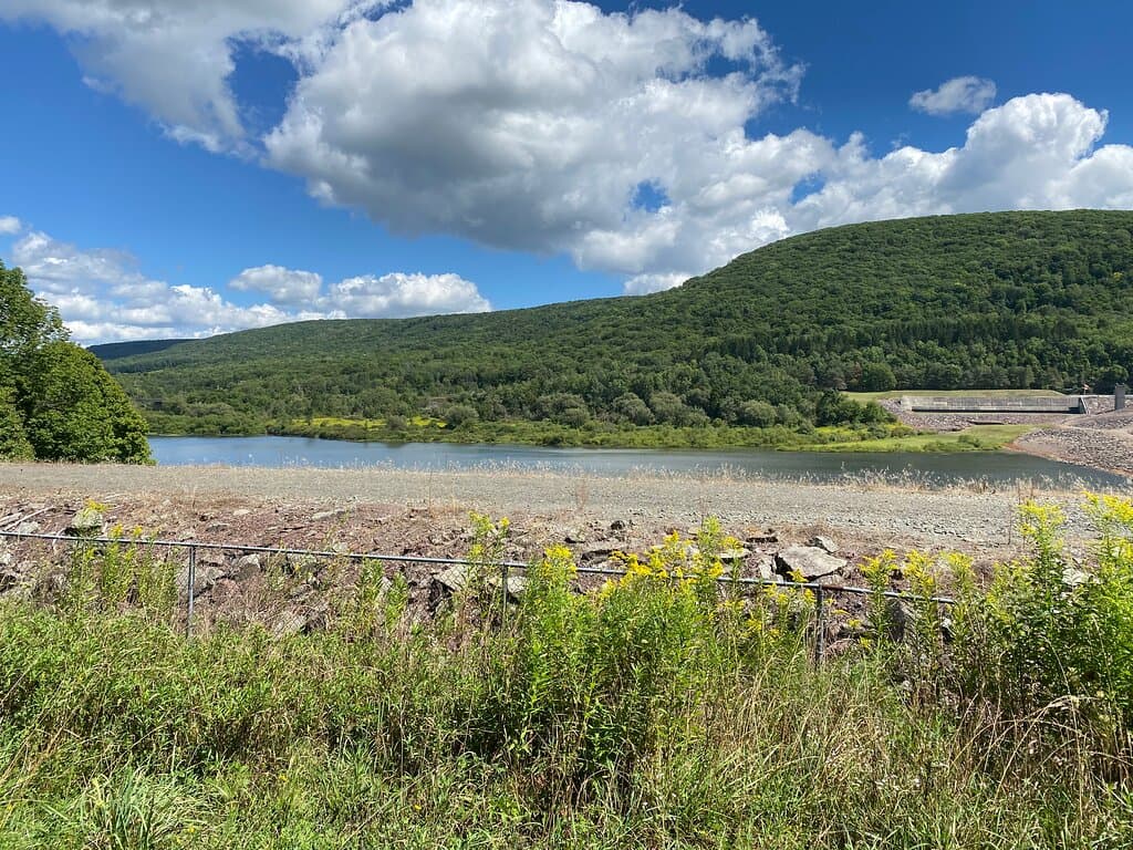 Seems to be some sort of dam