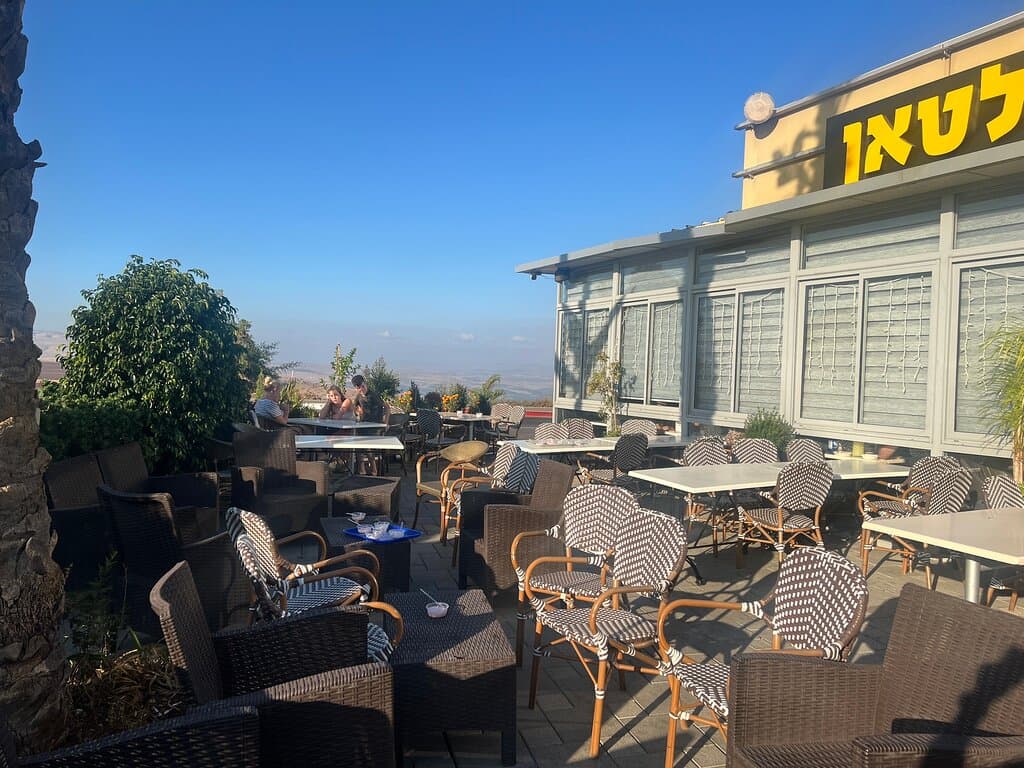 מסעדת אל סולטן  אוכל אותנטי, טעים מאוד, שירות מעולה, מקום פנטסטי. ממליץ בחום.