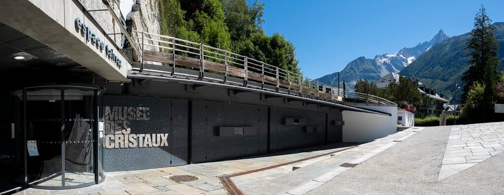Façade du Musée des Cristaux ©Eric Courcier