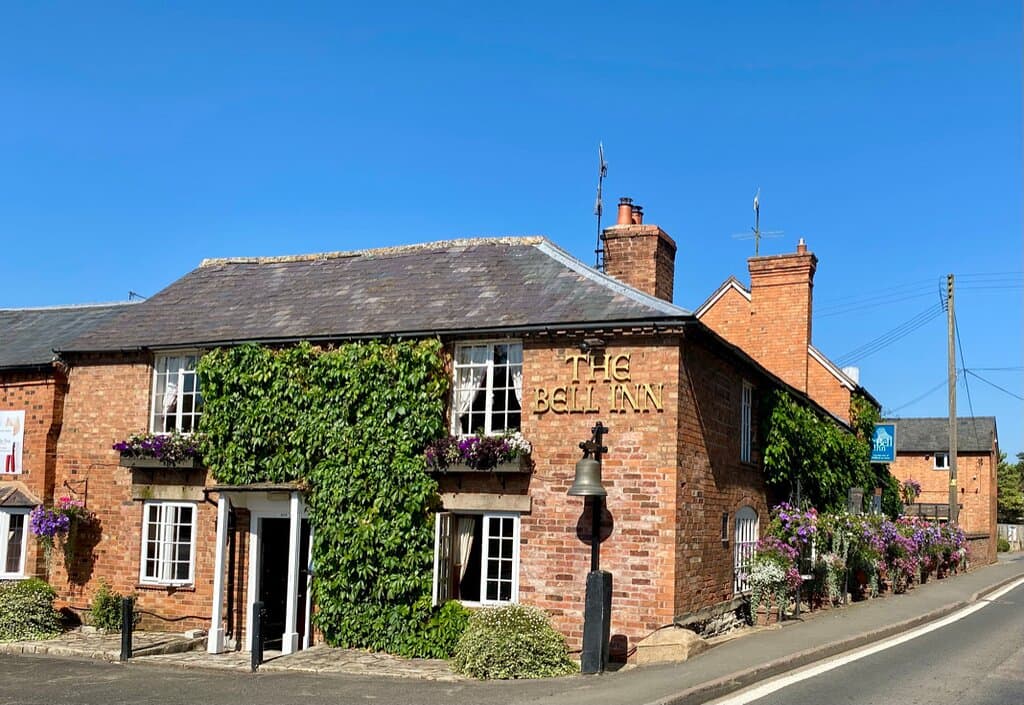 Welcome to The Bell Inn Welford On Avon. CV37 8EB