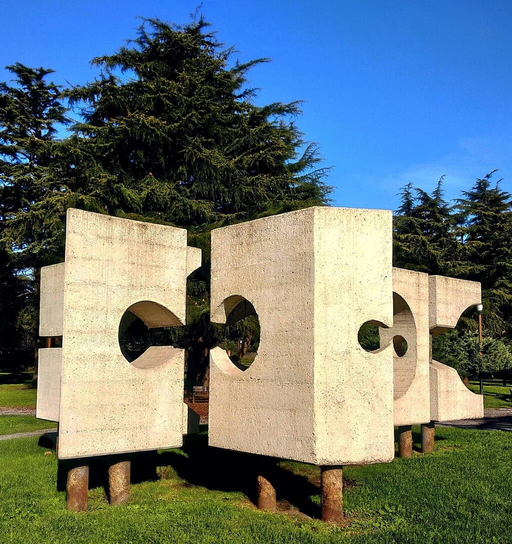 Monumento a la paz mundial. Parque de El Lauredal, Gijón, Asturias 