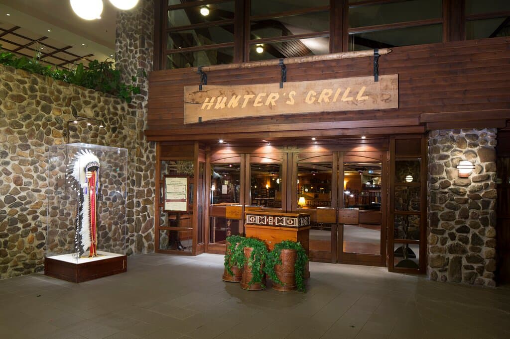 Hunter's Grill - Disney Sequoia Lodge
