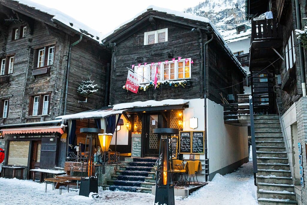 Elsie's Wine & Champagne Bar Exterior