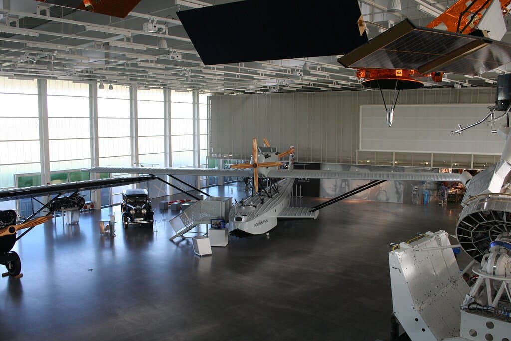 re-creation of the plane Amundsen flew over both poles