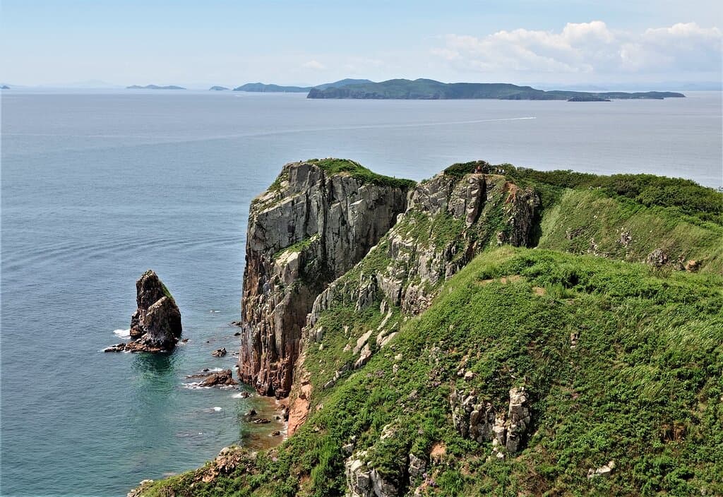 Остров Шкота. Южный берег острова.