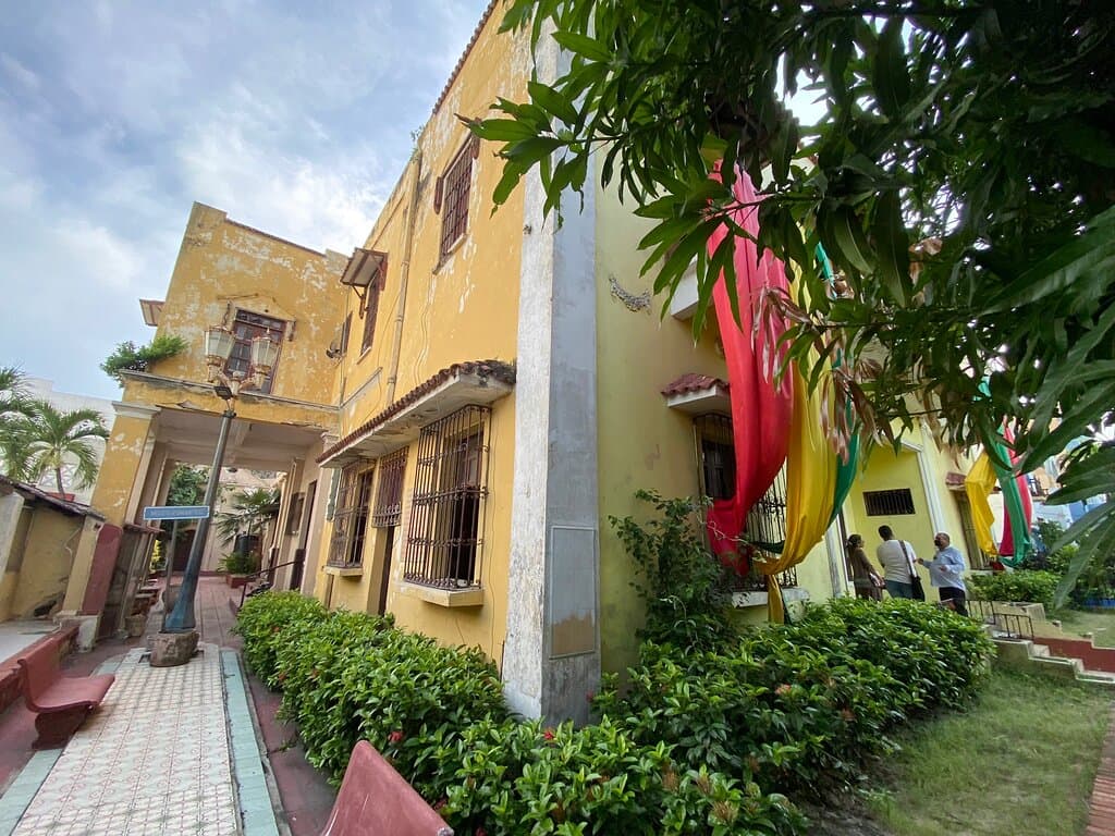 Somos el Museo que cuenta la historia de Barranquilla.  Estuvimos 10 años cerrados por lo que estamos felices de recibirte y contarte cada detalle de la historia de esta hermosa ciudad.