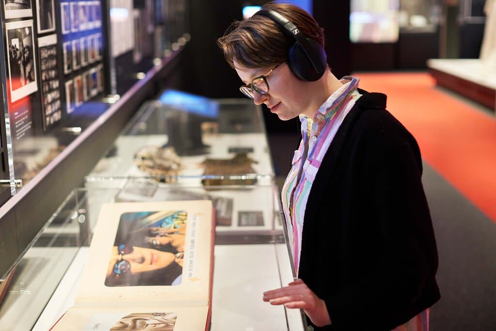 Australians & Hollywood exhibition is open daily from 10.00am to 4.00pm and until 8.00pm on Friday nights.