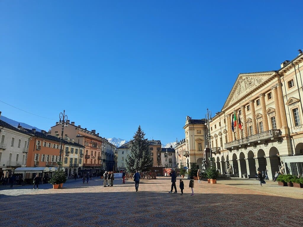 Piazza Émile Chanoux