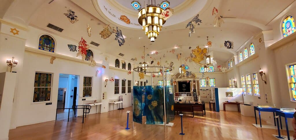 Art exhibit in the center of the main museum room