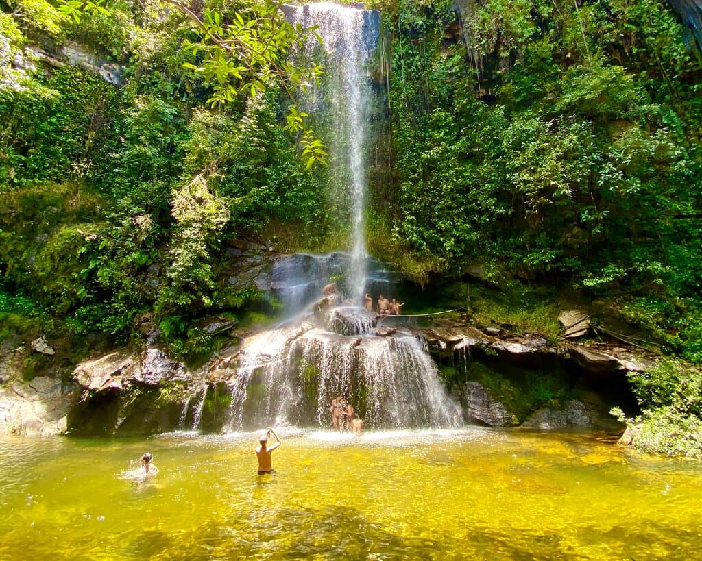 Cachoeira mais alta de Pirenópolis, em queda livre. 