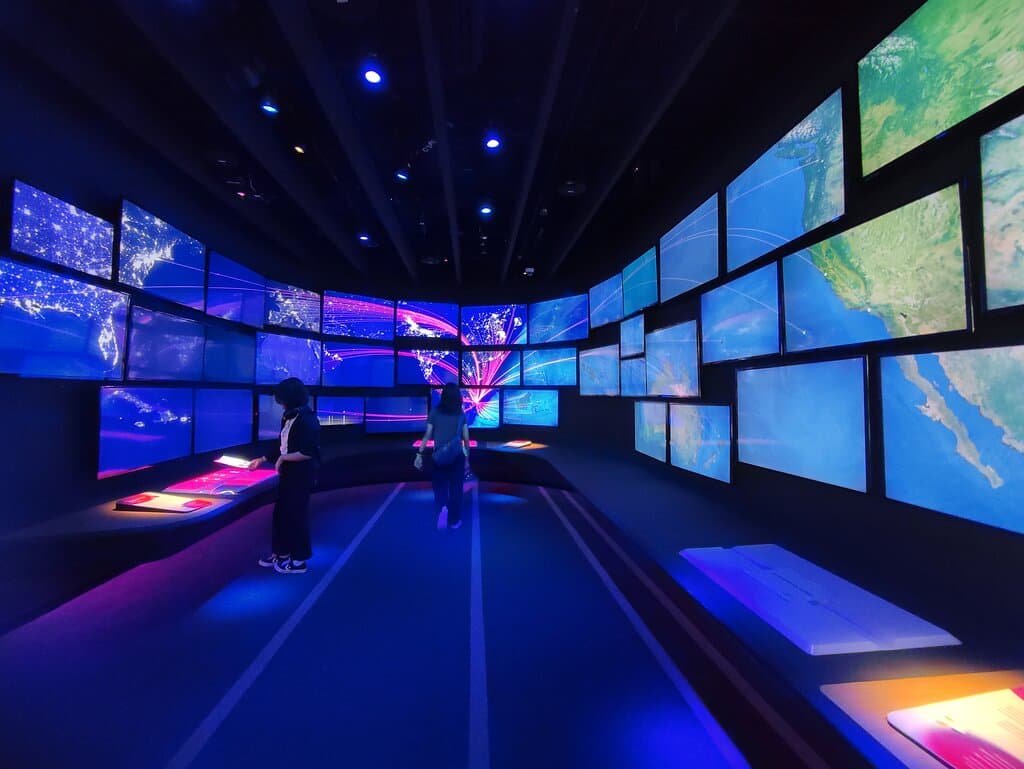 Experience the Immersive Digital Experience