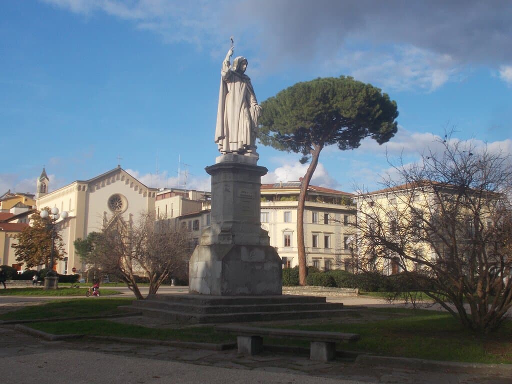 Piazza Savonarola