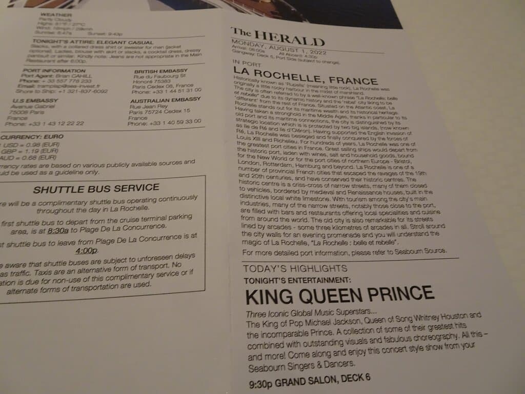 Helllooo!  La Rochelle!  We have arrived! 