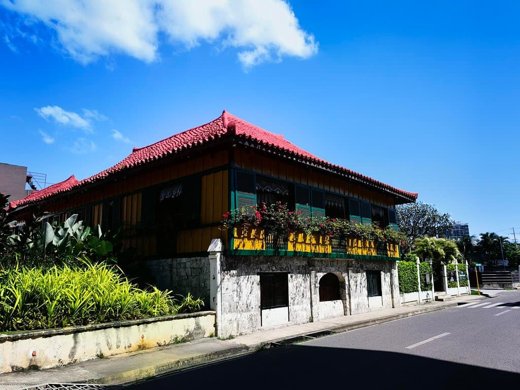 Casa Gorordo Museum recently underwent another enhancement. It was repainted with colors that were popularly used for houses in the early 20th century. 