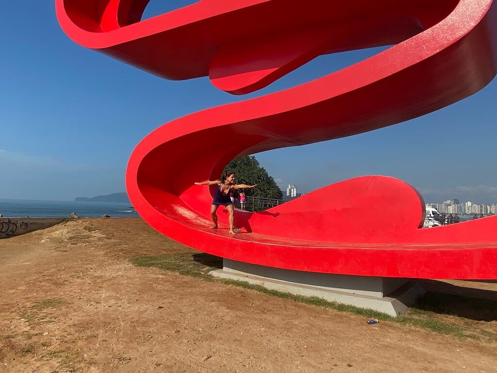 Tomie Ohtake Sculpture