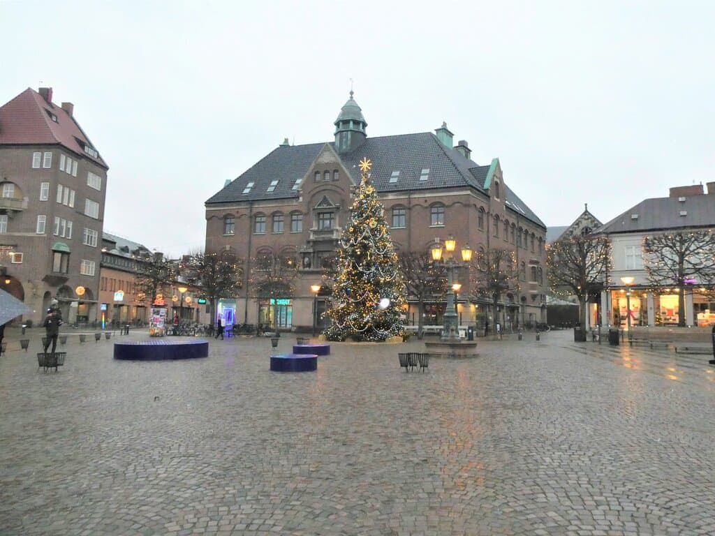 Stortorget med julgran i Lund