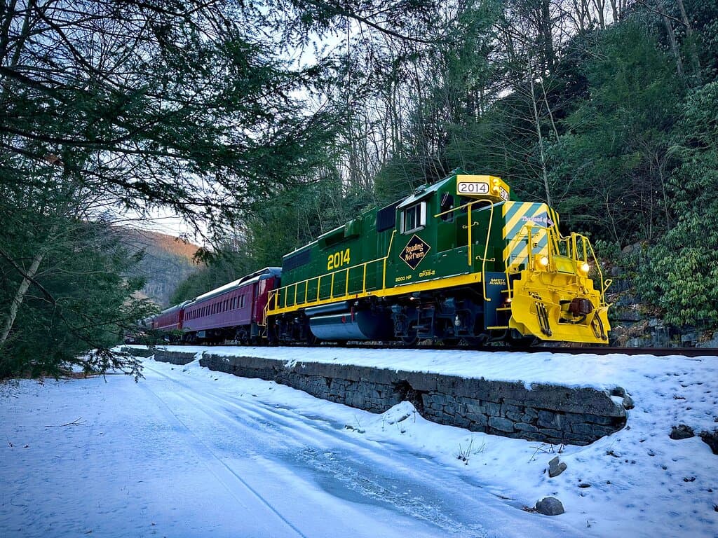 Lehigh Gorge Scenic Railway - Winter Trips with Passengers