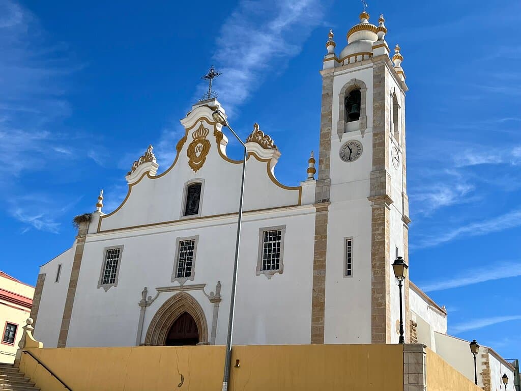 Belle église portugaise riche en « ors »