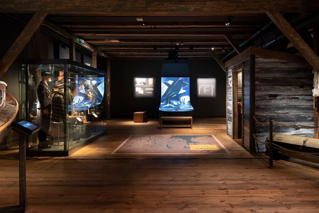 Experience the fascinating WWII history through the immersive exhibition, "Østfold in War 1939-45, Operation Polar Bear" at Fredrikstad Museum. Learn about Lieutenant Inge Steensland's leadership of "Polar Bear 6 East" and witness never-before-seen photos, objects, and documents. Don't miss out on this highly praised exhibition!