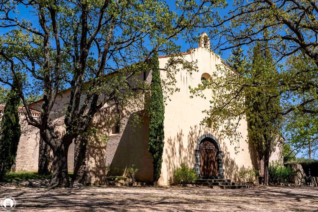 Chapelle Notre-Dame de la Queste, printemps.
