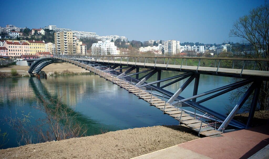 Je trouve la passerelle très jolie, et aussi comment elle ce nomme, je trouve le nom beau.
