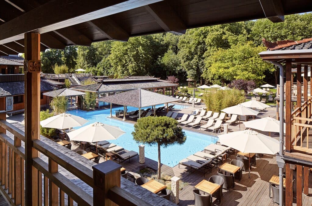 Außenbereich und Pool