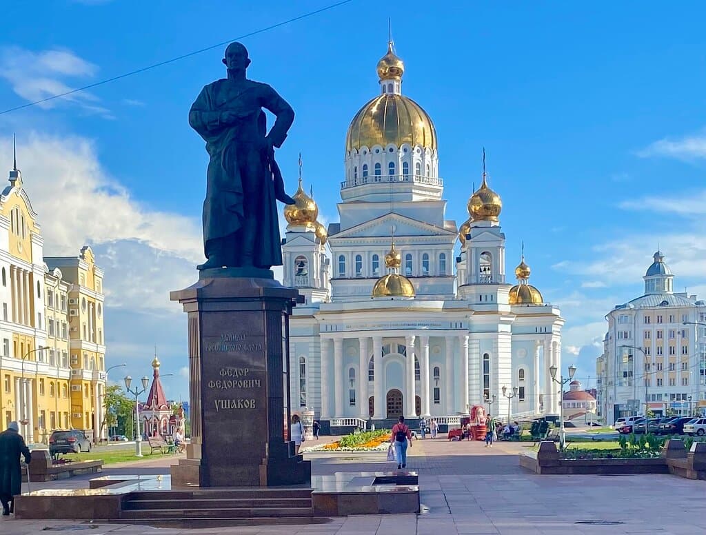 Памятник Ушакову