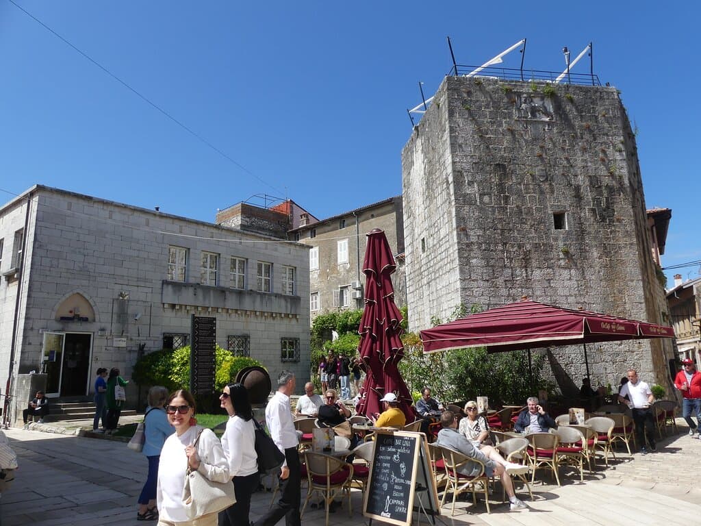 It was erected in the mid-15th century in Gothic style, with a relief of a Venetian lion on the façade.