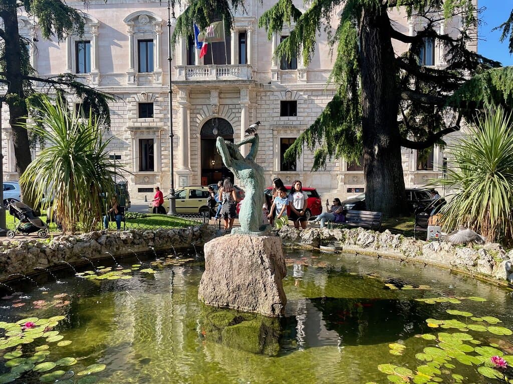 Fontana della Sirena in Piazza Italia, Perugia.