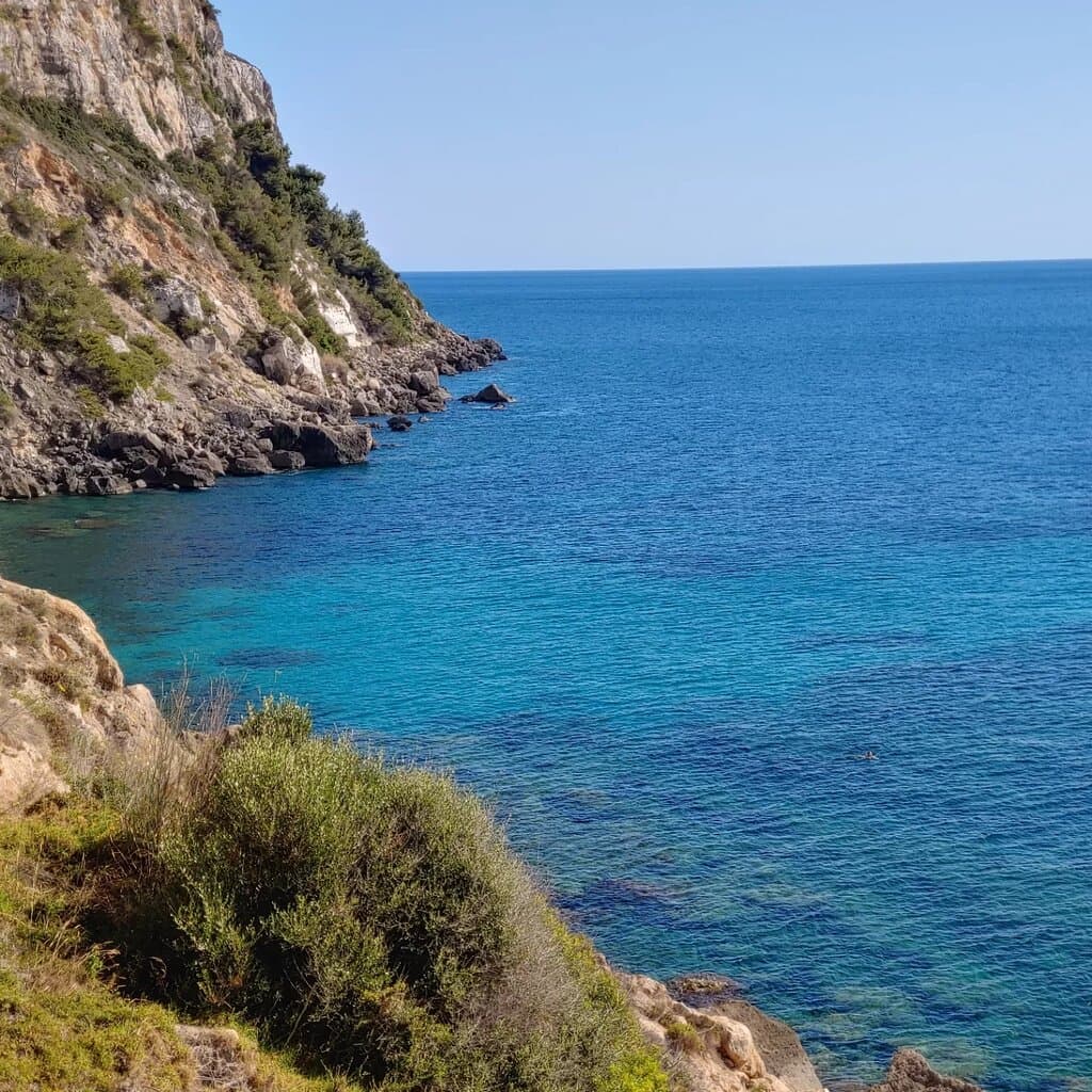 Badia Blava Gran Sea Platforms