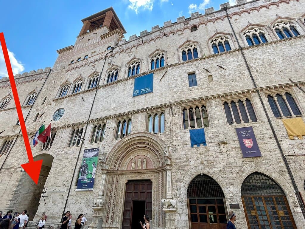 From Corso Vannucci, look for the archway that marks the start of Via dei Priori.