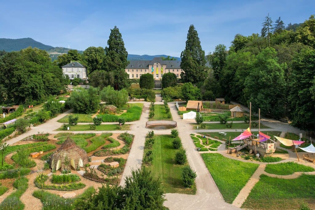 le jardin régulier et le château