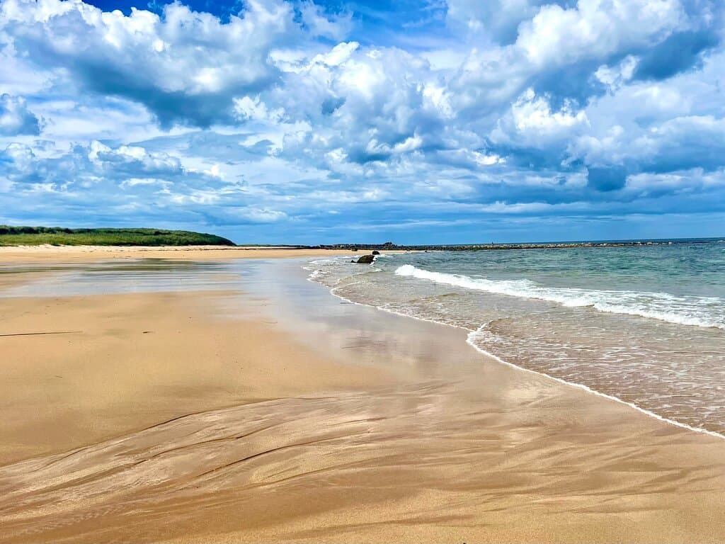 This beach is truly a “ hidden gem” , as when the tide’s out it expose a swathe of golden sand that would not look out of place in the Caribbean.