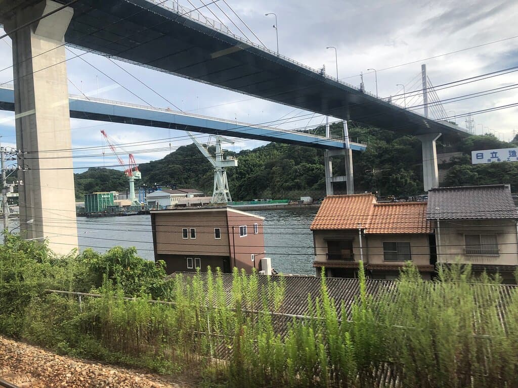 山陽線電車からの眺め