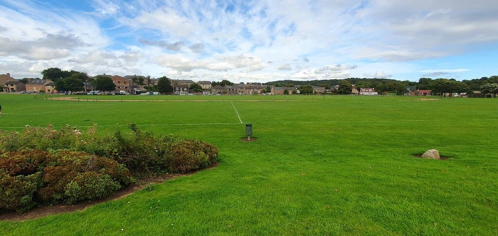 Ballast Bank Public Park Inverkeithing. Huge open space with open fields, benches, athletics track, skatepark, playpark, waterside, river, and more.