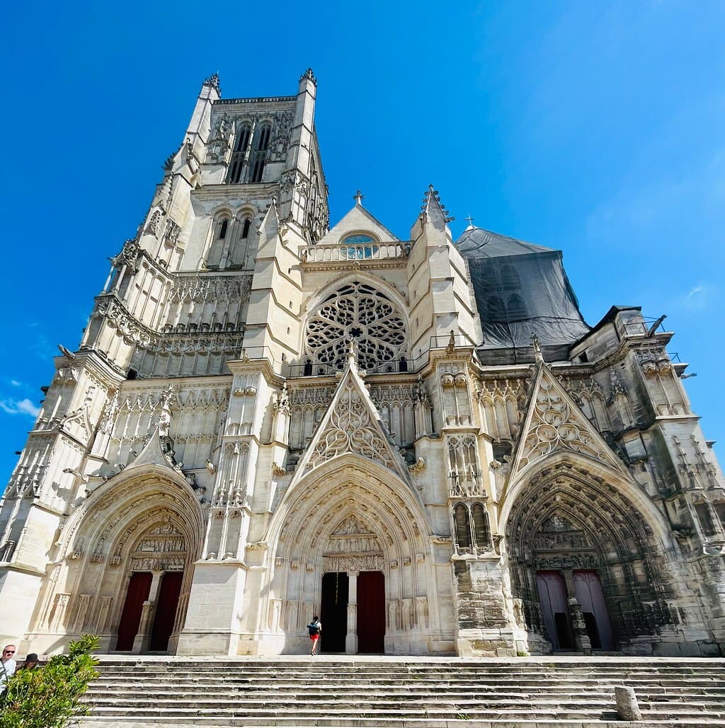 LA CATHEDRALE