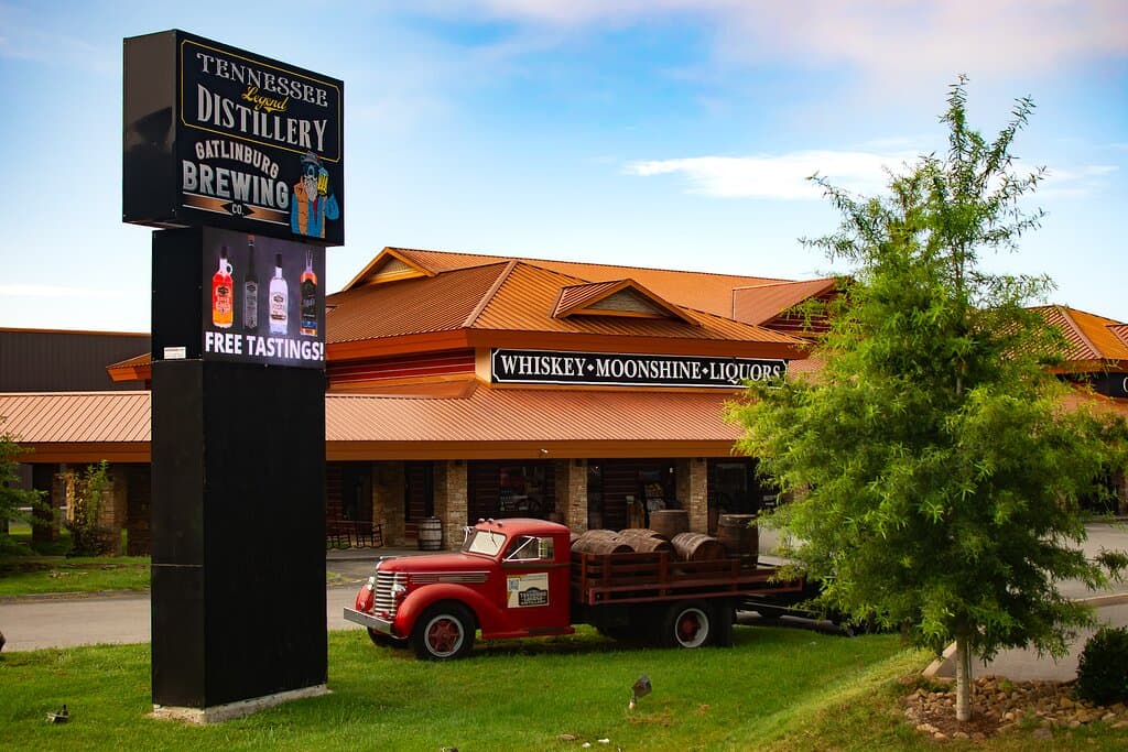 Our storefront here at our location on Winfield Dunn Parkway!