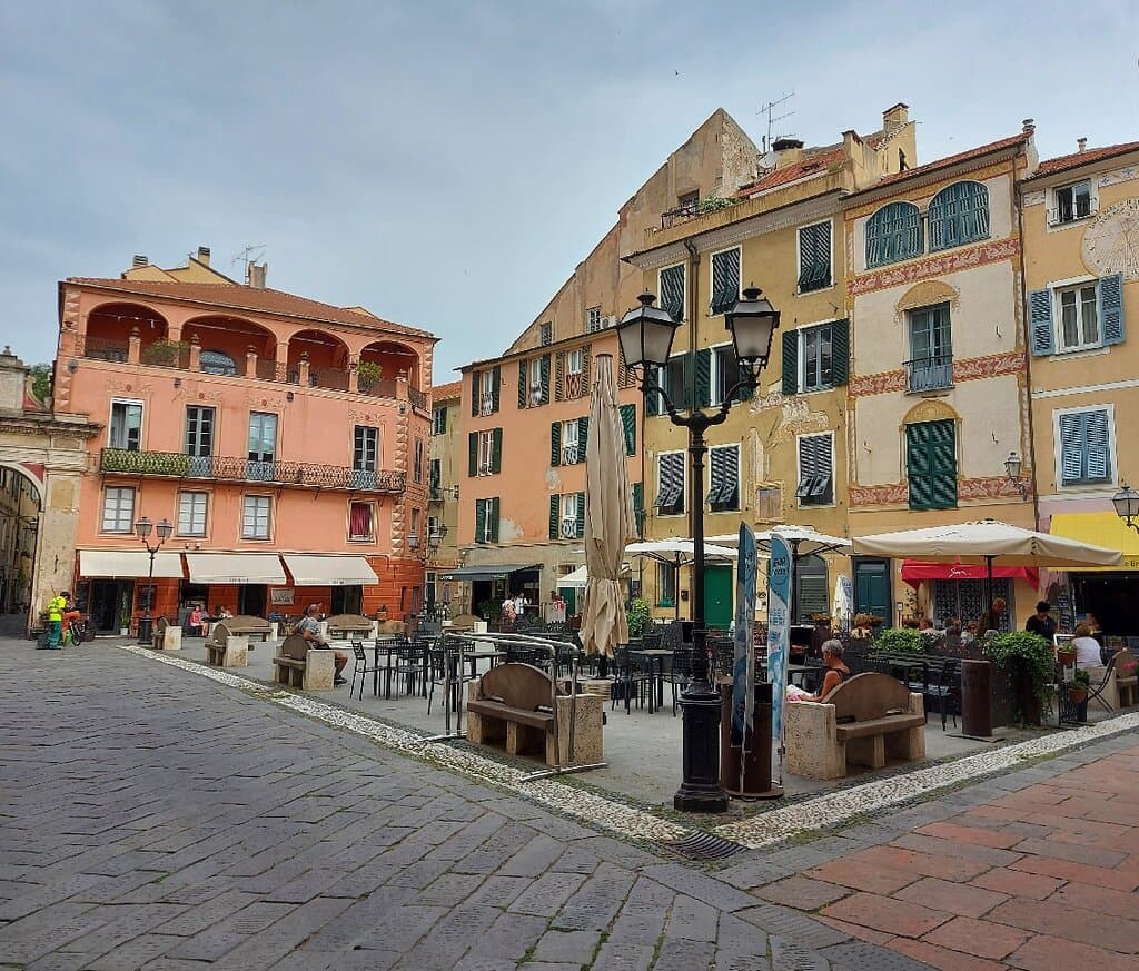 Piazza Garibaldi Finalborgo