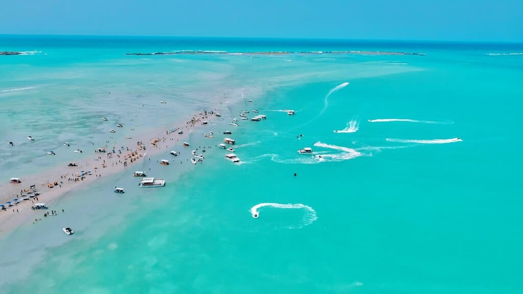 Essa é uma das Vistas mais linda do Caminho de Moises.  Esse Banco de Areia q è Formado No Meio Do Mar da Praia de Barra Grande, Tem Uma Vista Lindíssimas e Perfeitamente de Aguas Quentes. Vamos Conhecer ?
